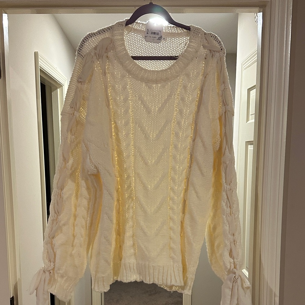 Altar’d State XL Women's Cream Sweater with bow detail sleeves